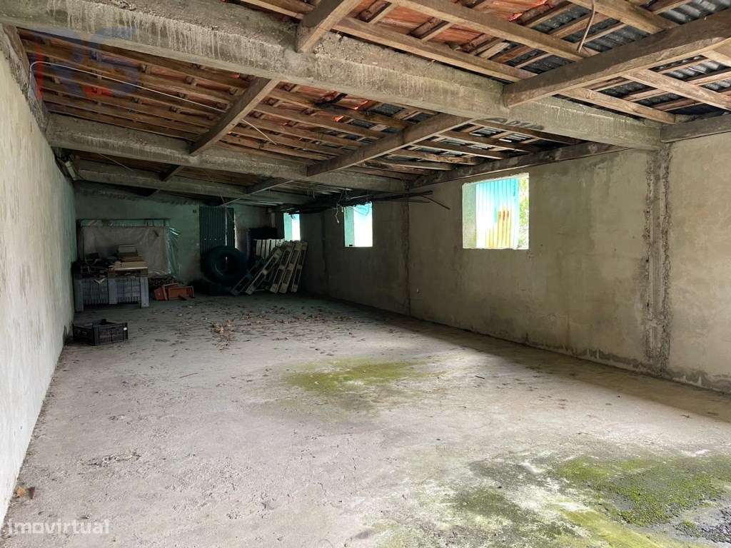 Moradia para recuperar ou demolir-11