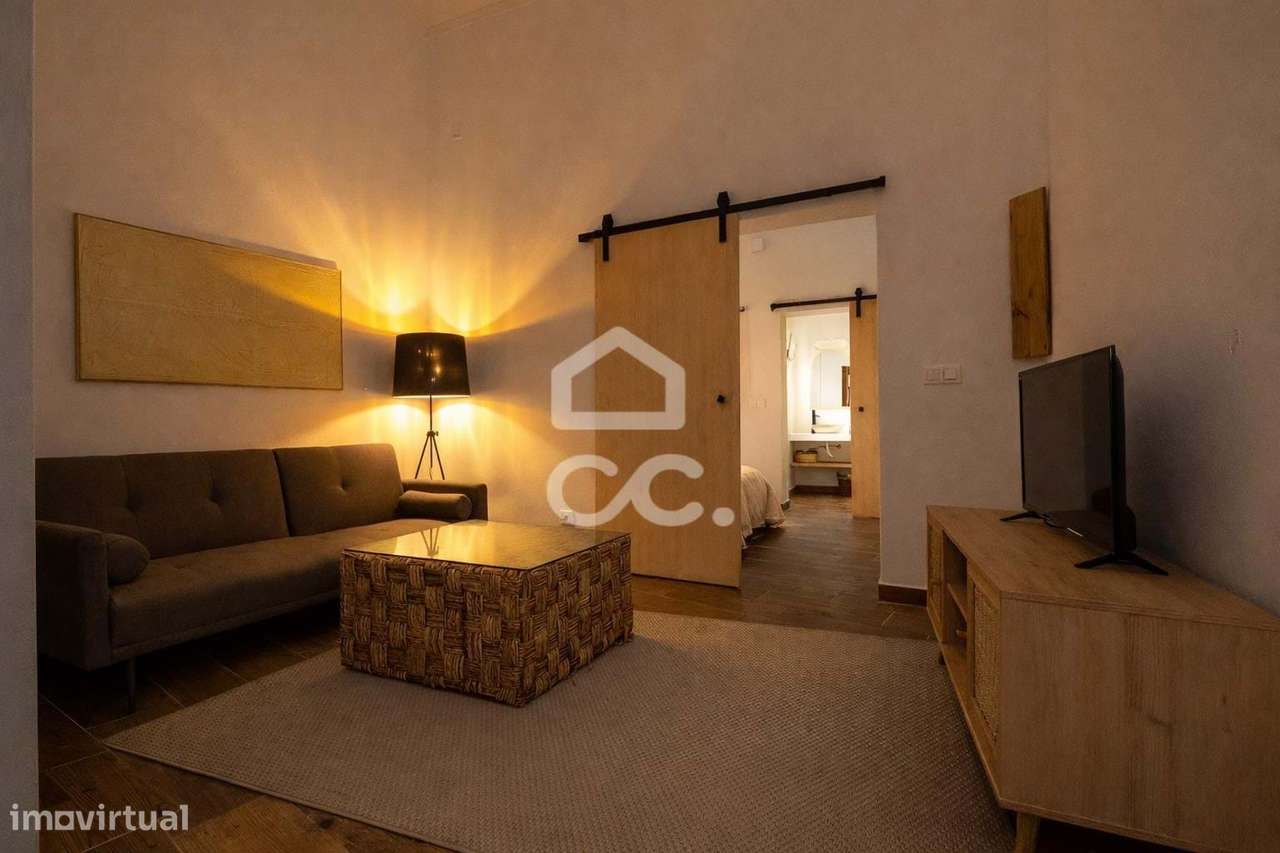 Moradia T1 de Charme Totalmente Renovada no Coração de Évora - Grande imagem: 3/33