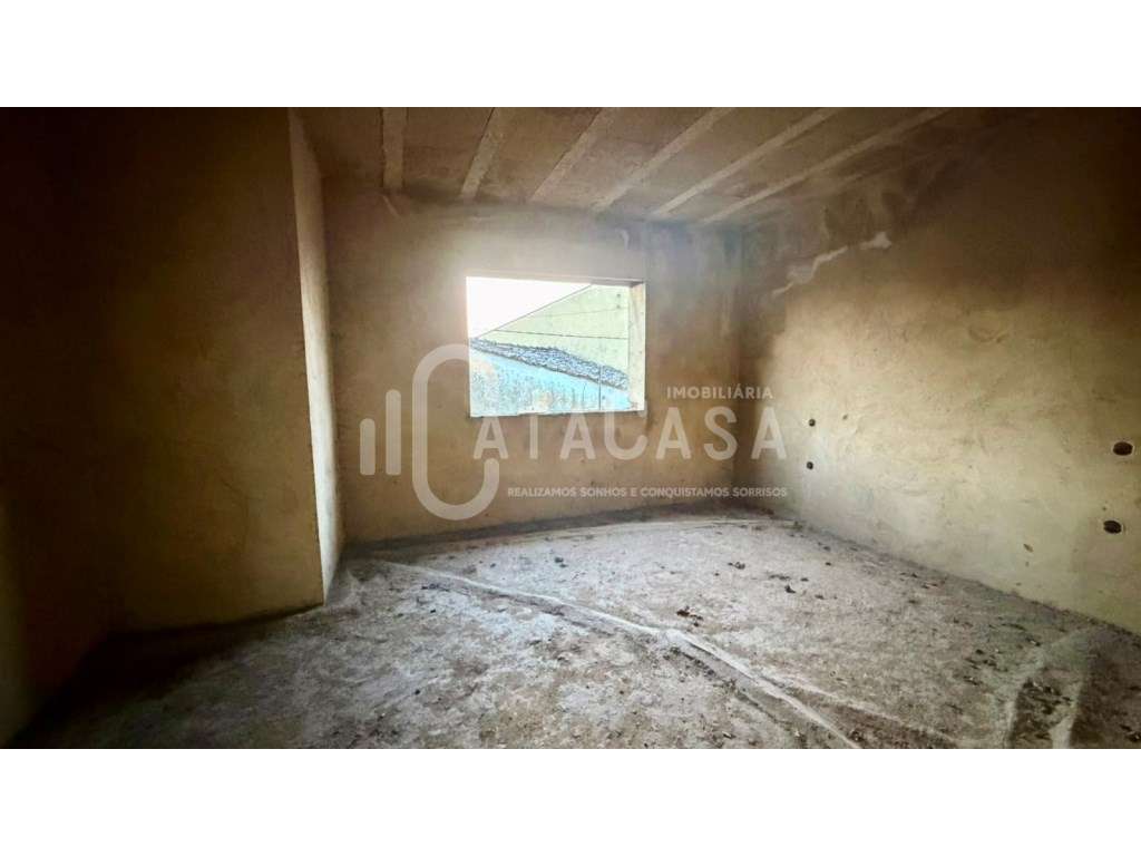Moradia T4 na Borralha em fase de acabamentos-19