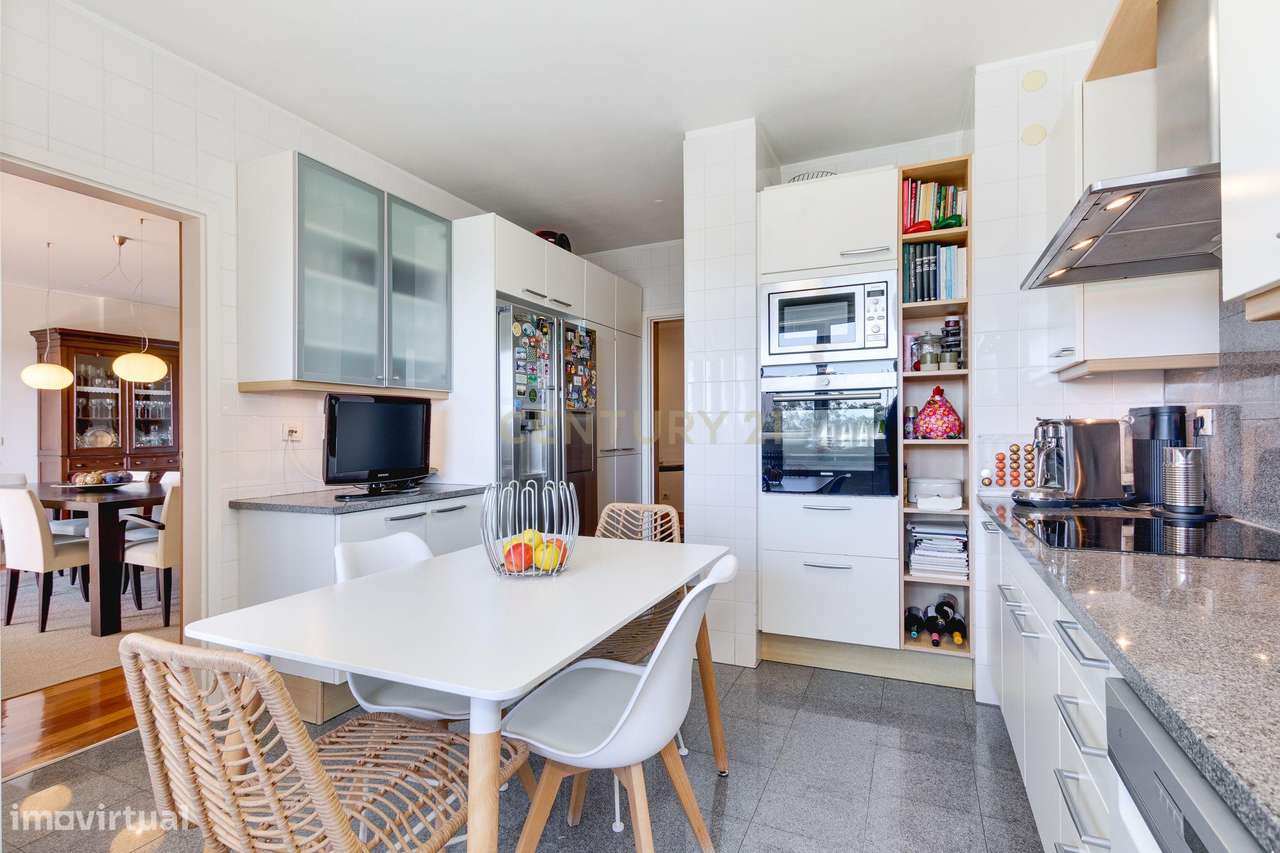 T4+1 na 1ª linha Condomínio fechado Parque das Conchas-27