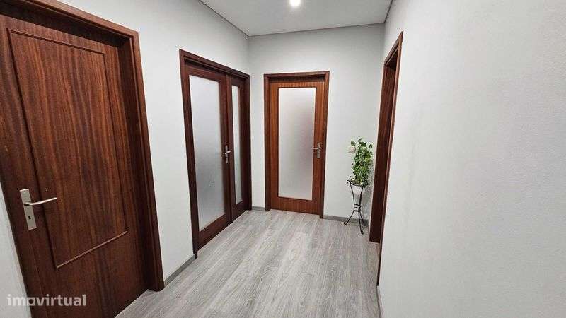 T3 Remodelado 166m² | Possibilidade 3 WC | Garagem 2 Carros - Grande imagem: 5/12