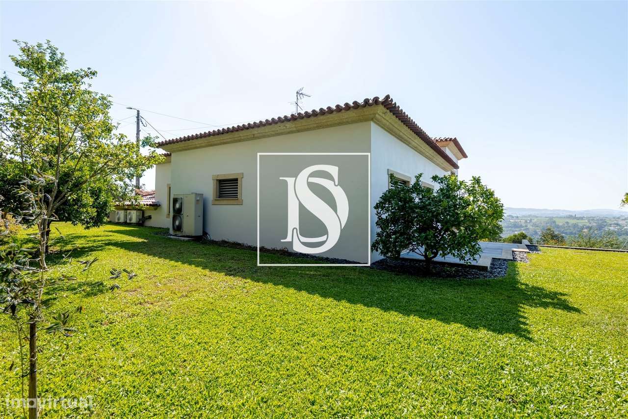 Moradia T4 Venda em Santo Tirso, Couto (Santa Cristina e São Miguel) e-58