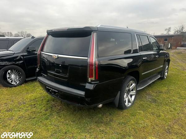 Cadillac Escalade - 3