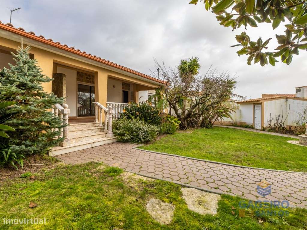 Moradia T2 com Jardim e Churrasqueira a 5 Minutos da Praia-23