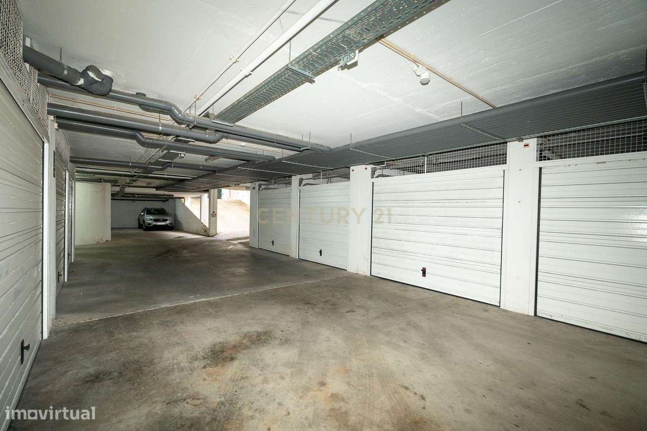 Apartamento T3 com áreas generosas-35