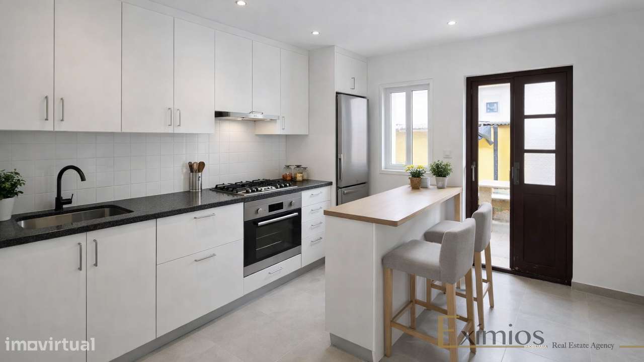 Moradia V2 para remodelação, na zona histórica de Vila do Conde - Grande imagem: 2/8