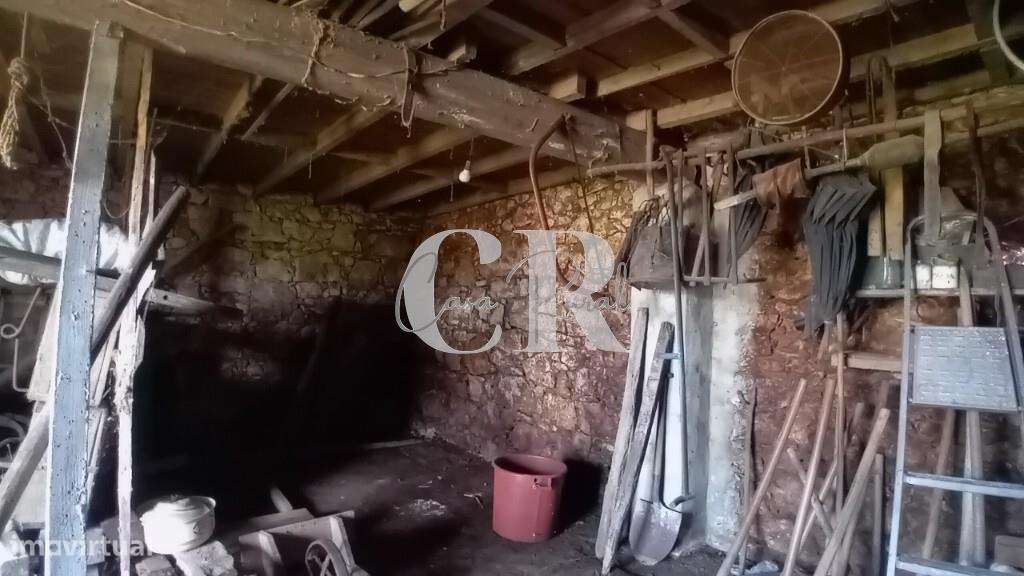 Moradia em pedra em Figueiró dos Vinhos com terreno e poço de água-28