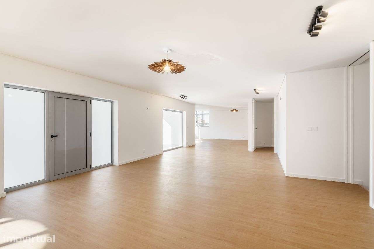 Moradia T5 Remodelada - Condomínio da Fonte Seca-16