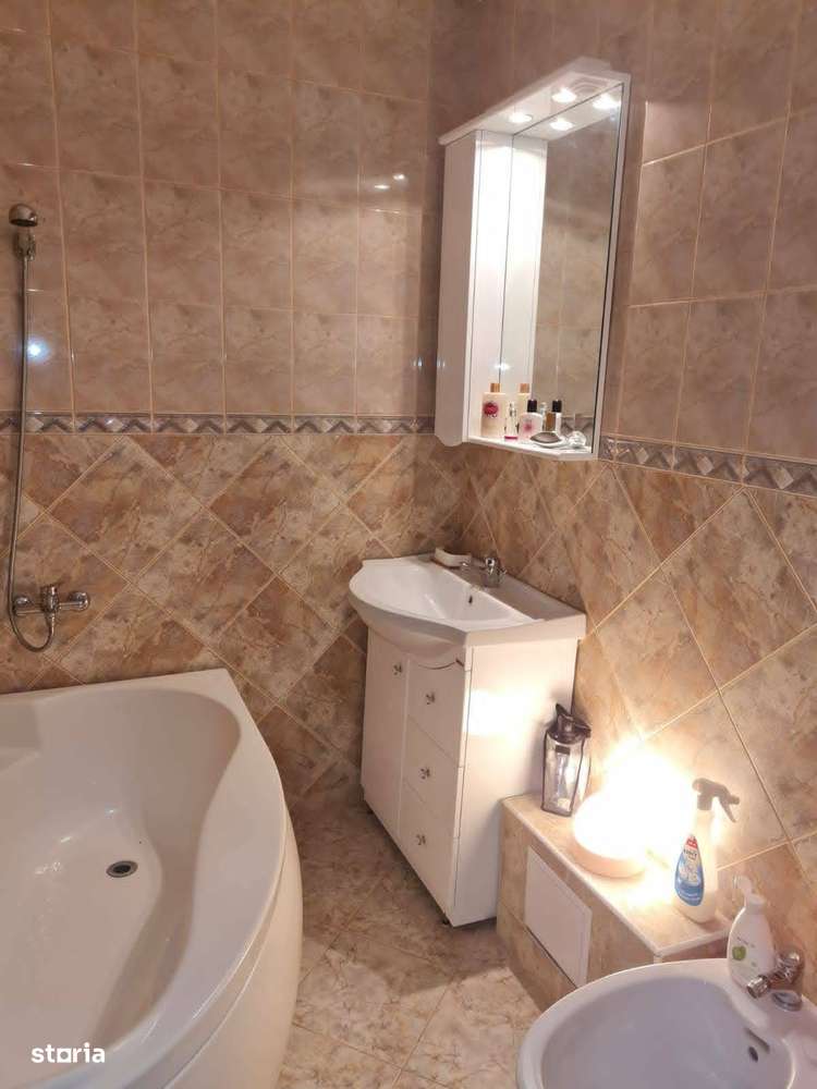 Apartament 59 mp, finisat, mobilat, utilat complet, BLOC VILA — fotografia 1