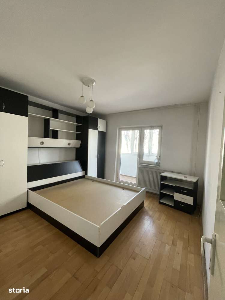 Apartament 4 camere etaj 1 Cetate-3
