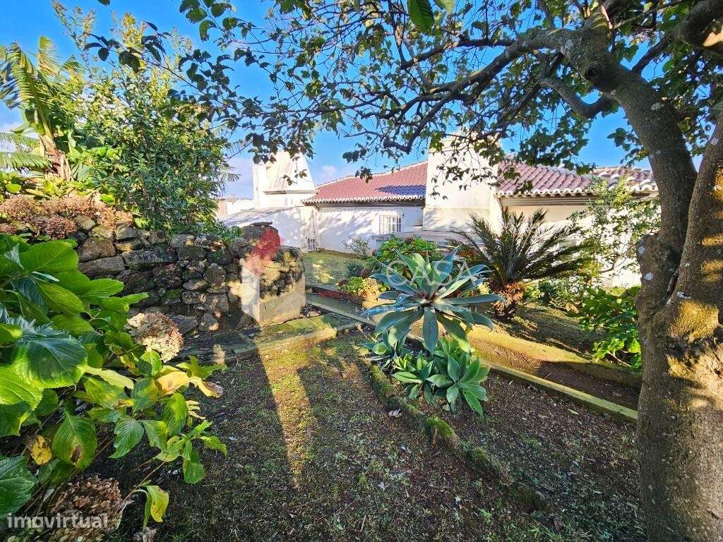 Moradia T4 em Prédio Misto – Fonte do Bastardo-31