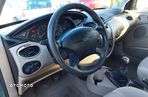 Ford Focus 2.0 Ghia - 7