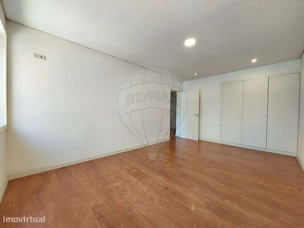 APARTAMENTO T3 RENOVADO NA AVENIDA DA LIBERDADE, BRAGA-18