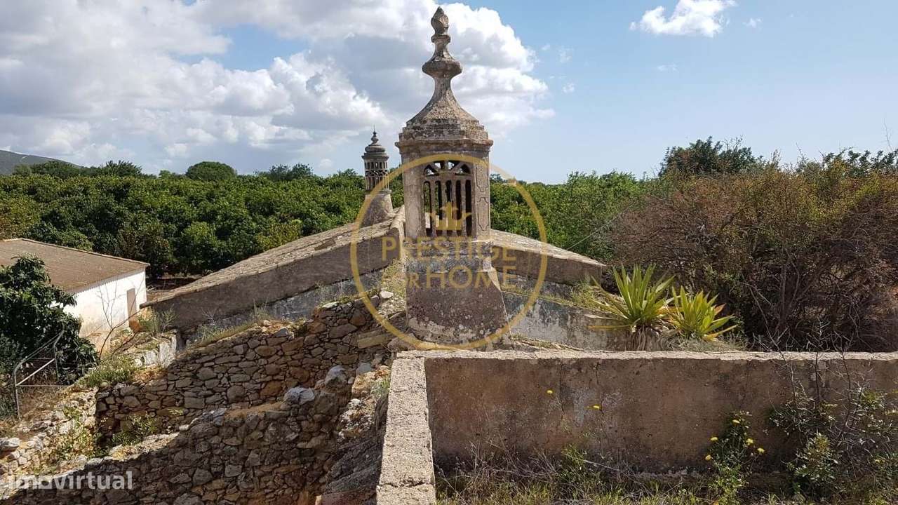 Terreno urbano com área de construção de 233,65m - Grande imagem: 3/17