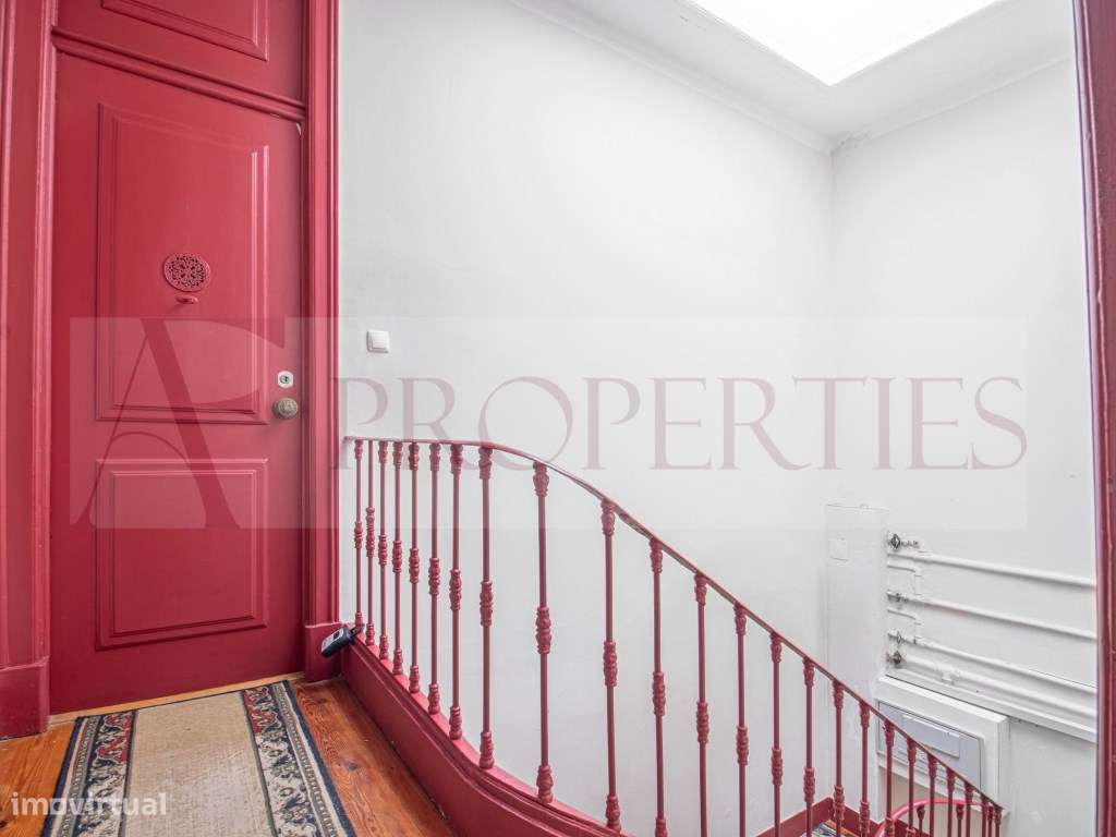 Apartamento T3 com charme lisboeta junto ao Marquês de Pombal-22