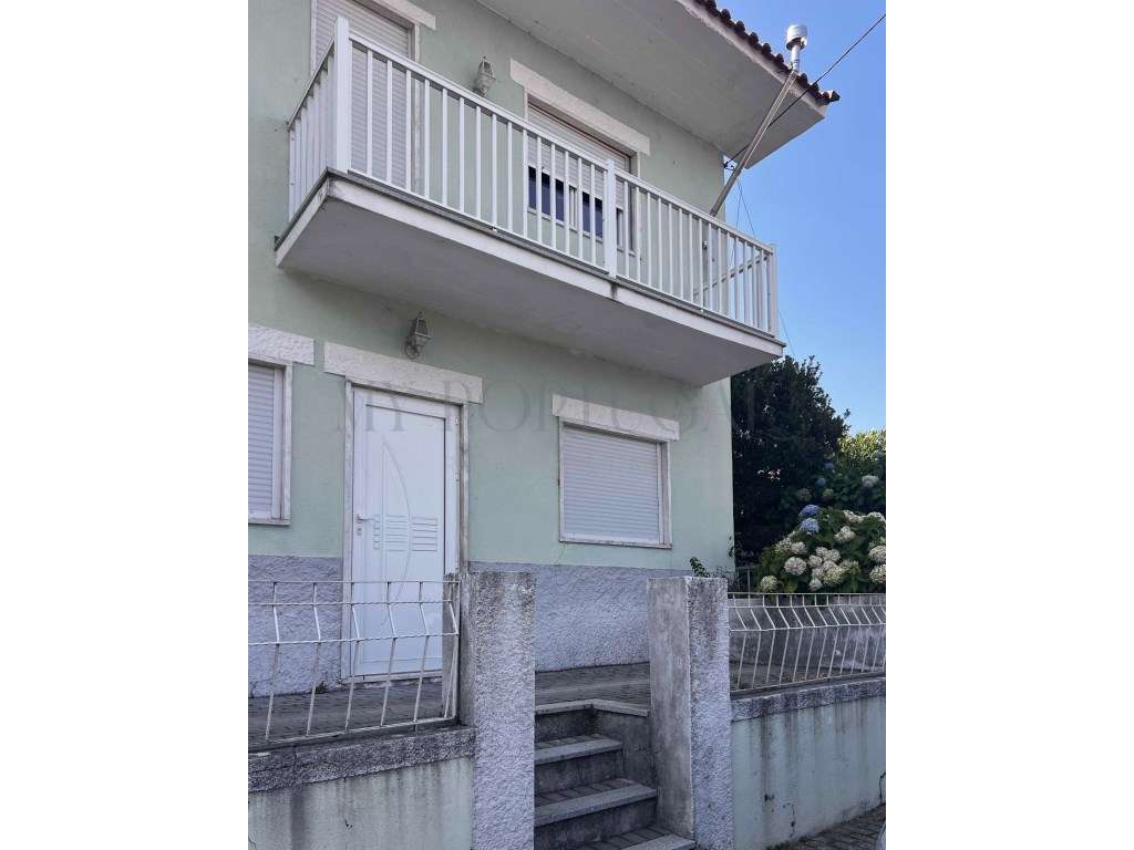 Oportunidade Única de Investimento no Coração Histórico de Trancoso-28