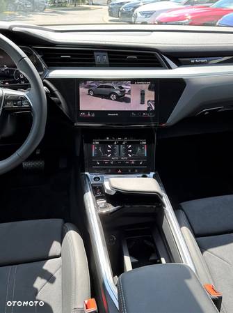 Audi e-tron - 16