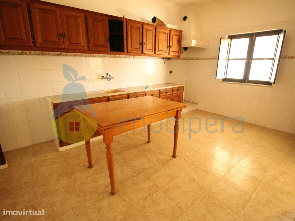 Moradia Isolada T4, térrea, de um só piso, com terreno de 3.540m2.-20