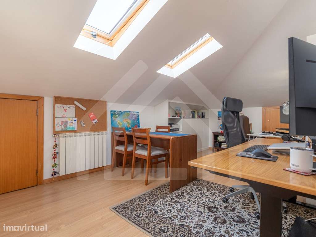 Apartamento T3 | Com aproveitamento de sótão | Alqueves-17