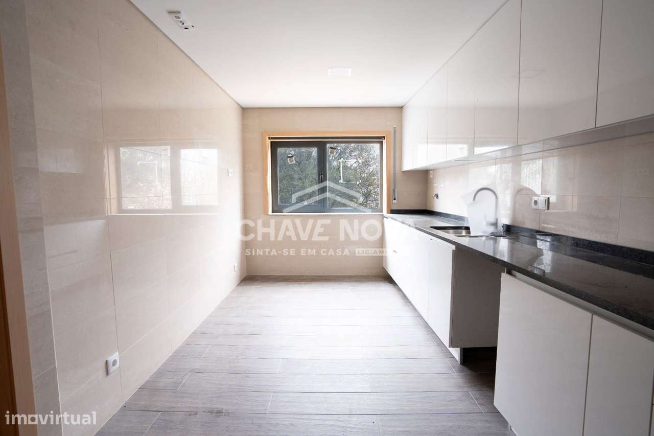 Moradia em Banda T3+1 situada em Laborim - Grande imagem: 2/23