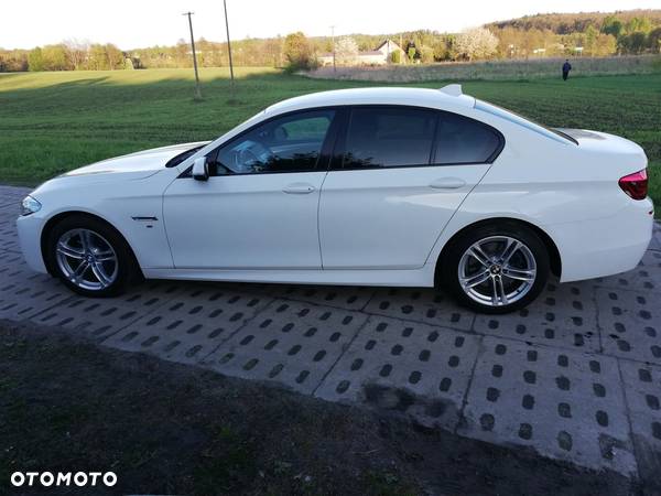 BMW Seria 5 525d xDrive - 9