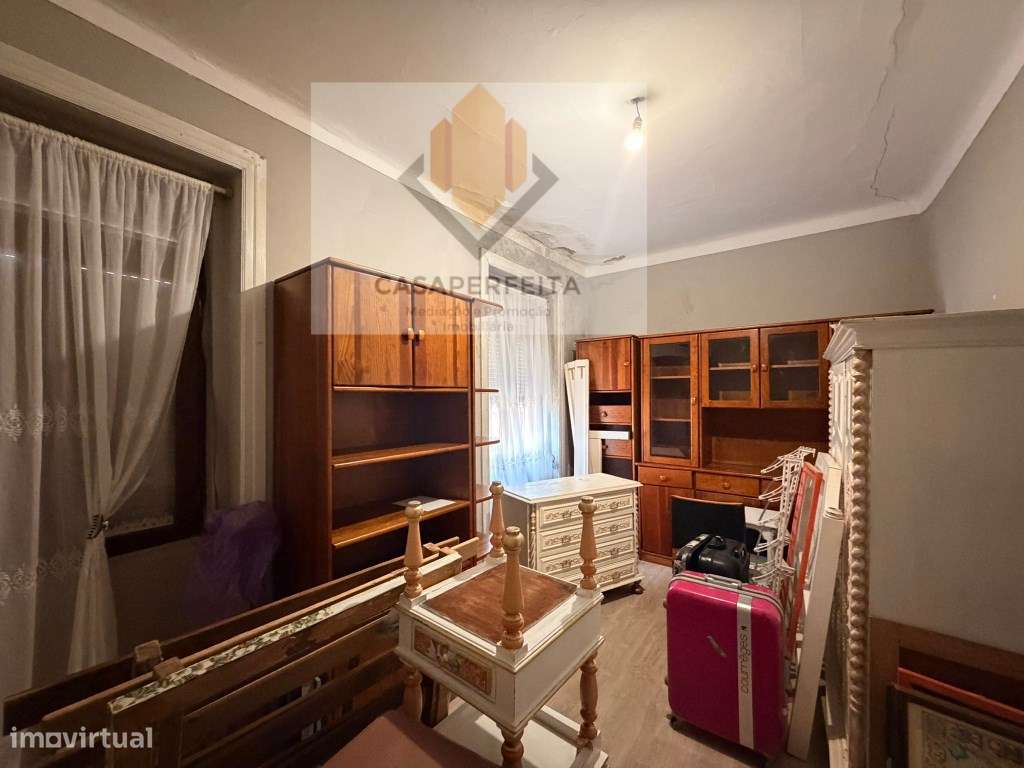 Andar Moradia T4 no 1º Piso - Coimbrões - Santa Marinha-12