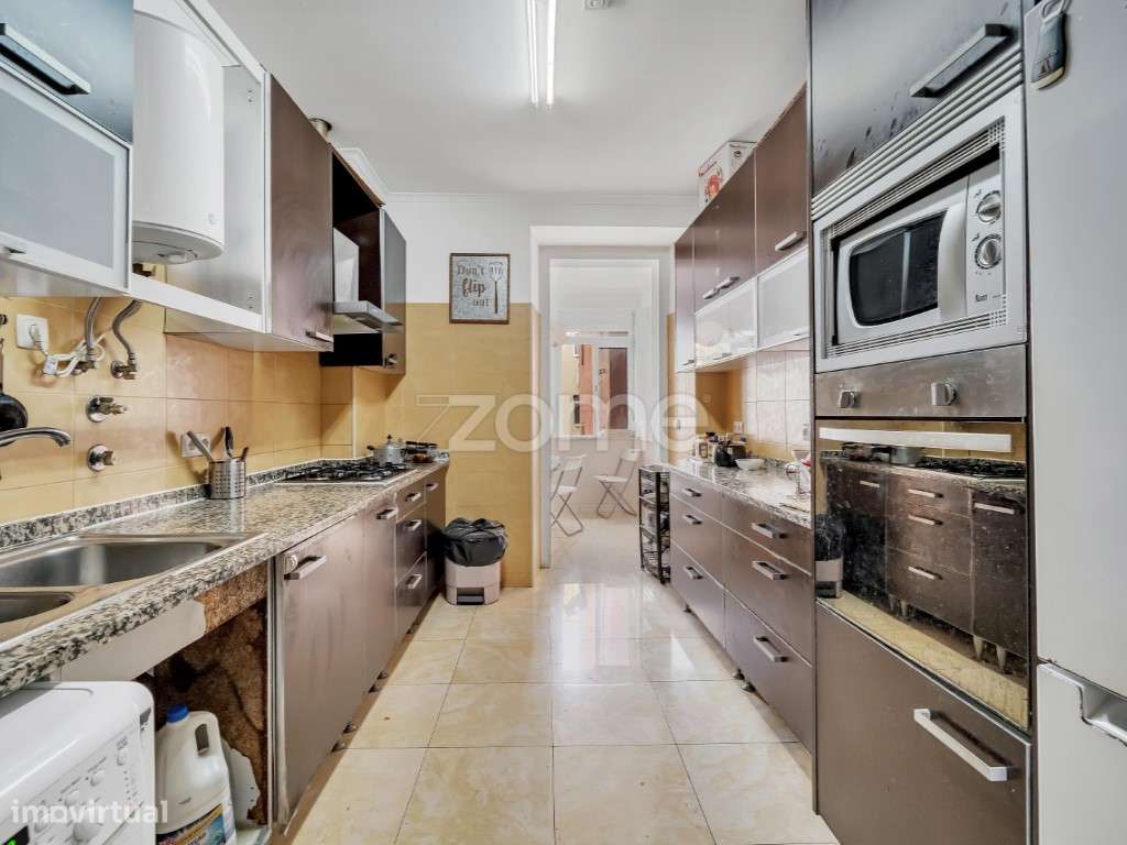 Apartamento T4 Intendente-7