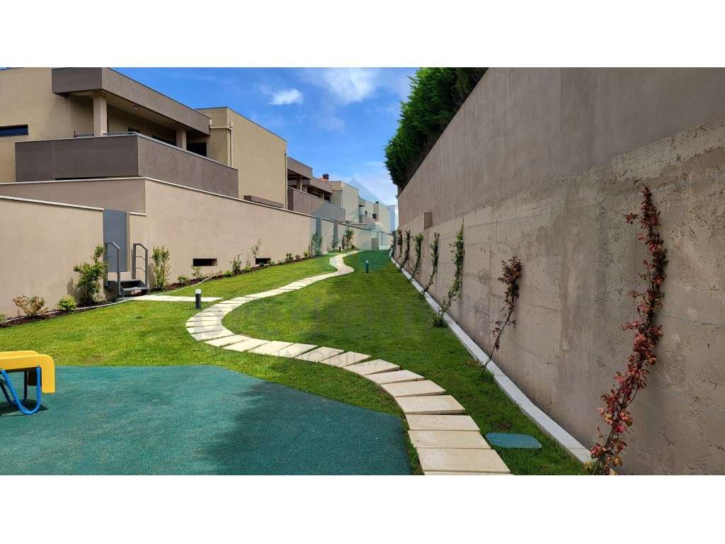 Moradia T3 Villas de Nazarães, Madalena-14