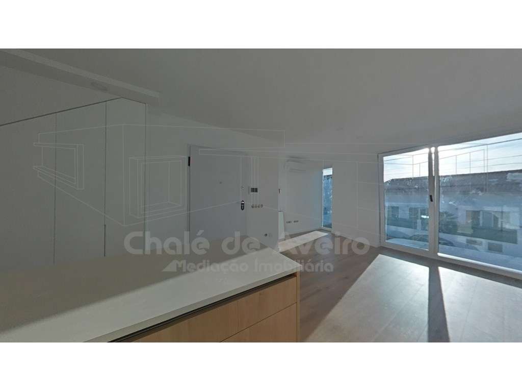 Apartamento T2 Duplex com garagem para 2 carros e terraço-4