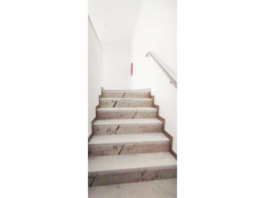 Loja para Venda no centro de Queijas, Oeiras - Grande imagem: 5/5