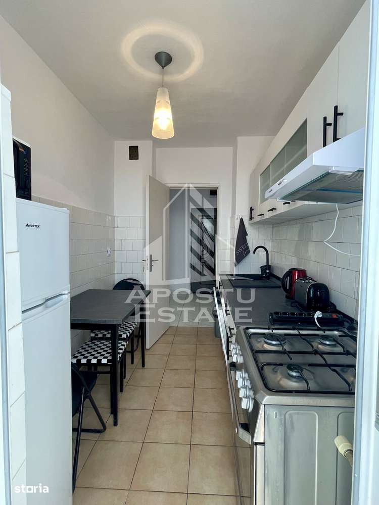 Apartament cu trei camere decomandat Bd. Cetatii - Imagine principală: 4/9