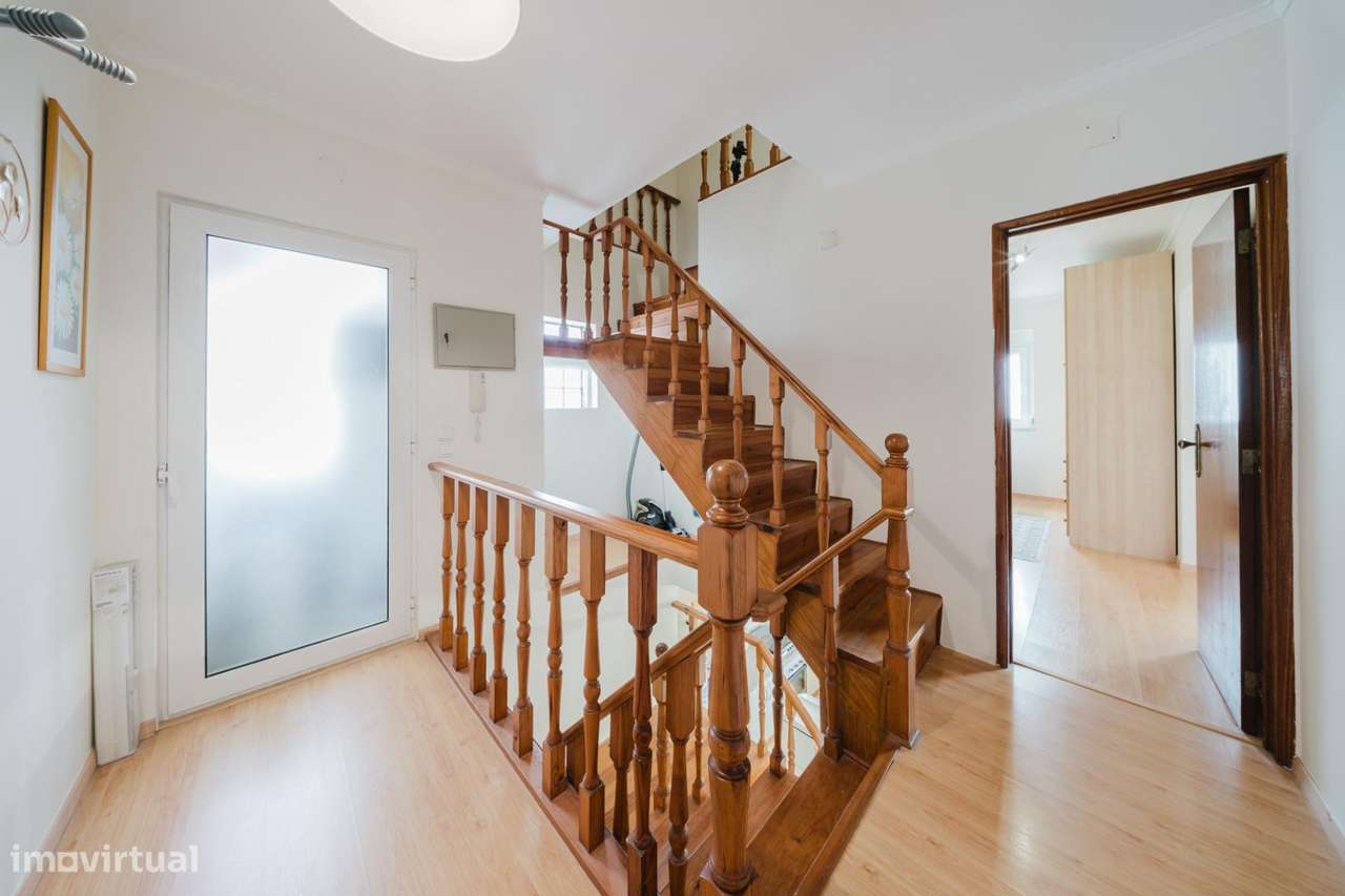 Moradia Independente em Caneças, Odivelas - T3+5-16