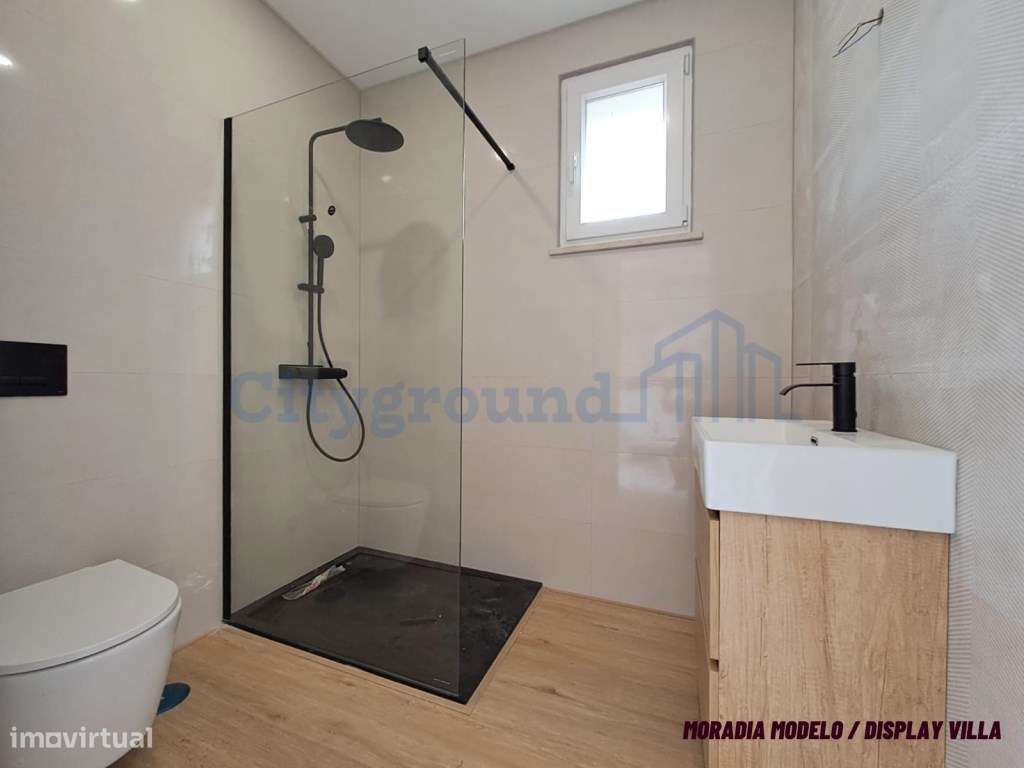 Moradia V4 com vista para o rio São Domingos - Grande imagem: 4/25