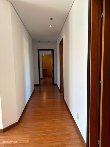 Apart amento T.4 - Eq., cond. c. piscina e p. infantil, Marinha Grand-7