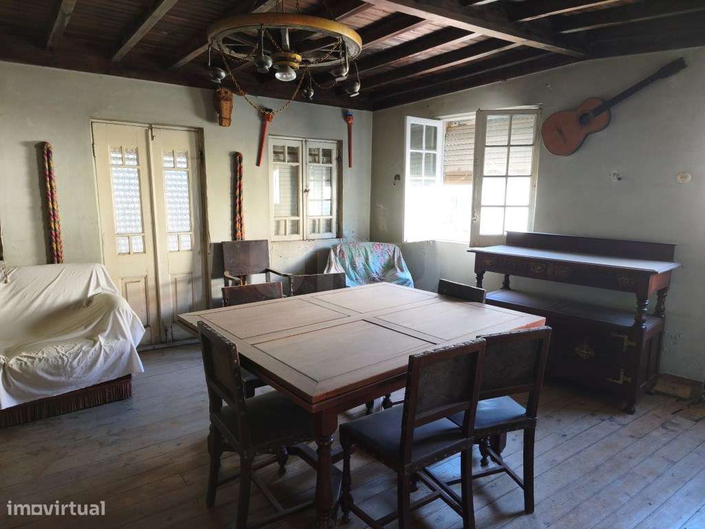 Casa com grande potencial de valorização - Ideal para remodelar - Grande imagem: 4/18