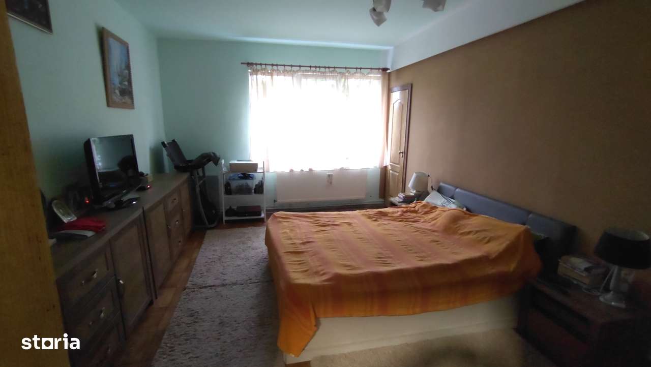 Vand apartament 3 camere in vila, cartierul Dambul Rotund-3