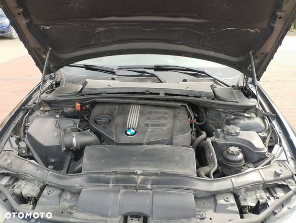 BMW Seria 3 320d xDrive - 19