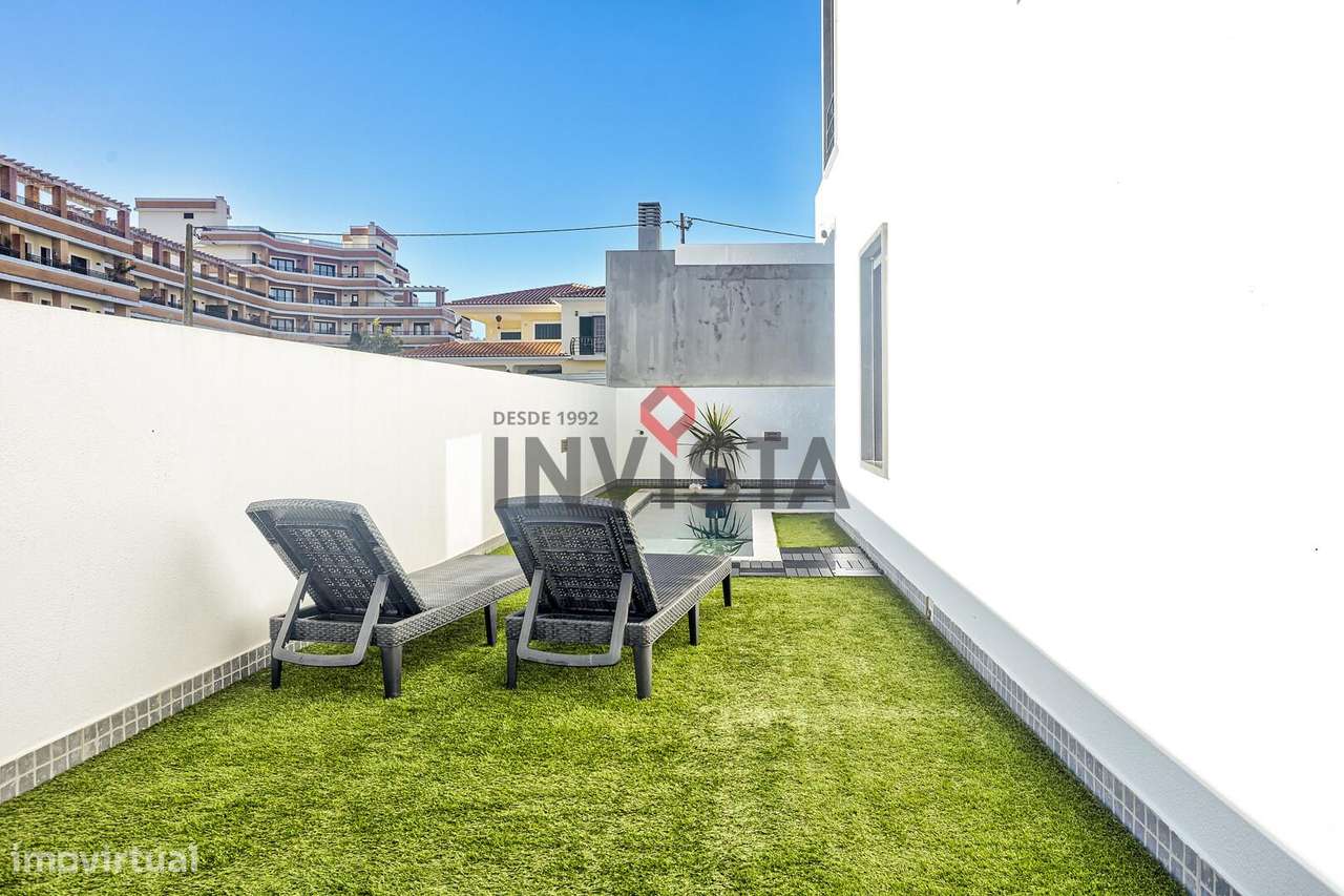 Moradia no Centro de Alverca com piscina-8