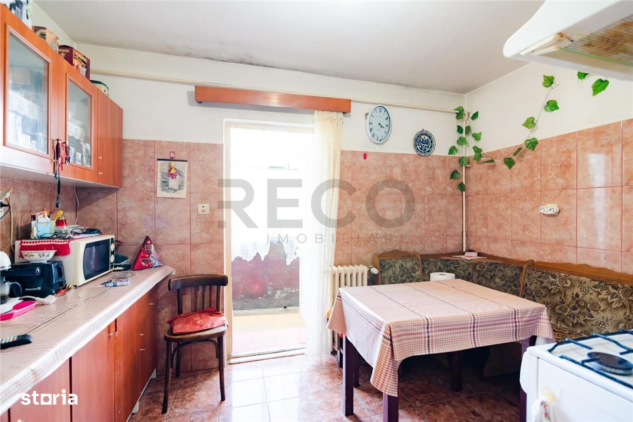 RECO Apartament 3 camere decomandat Rogerius tip PB