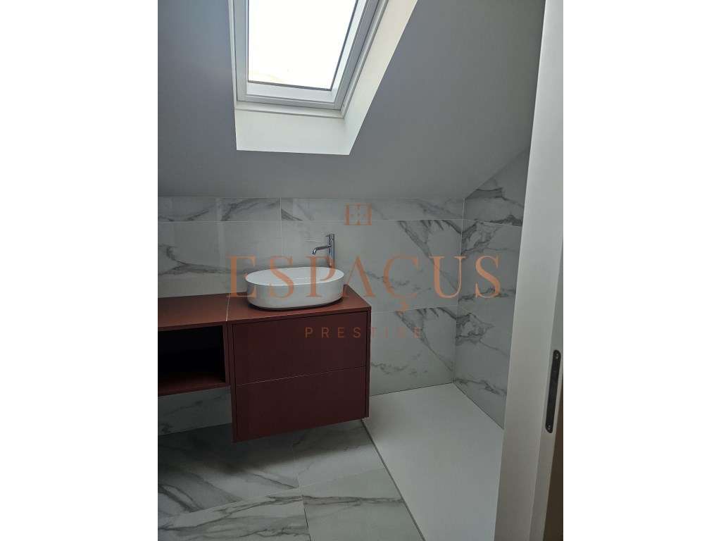 Apartamento T1+1 no coração da cidade-13