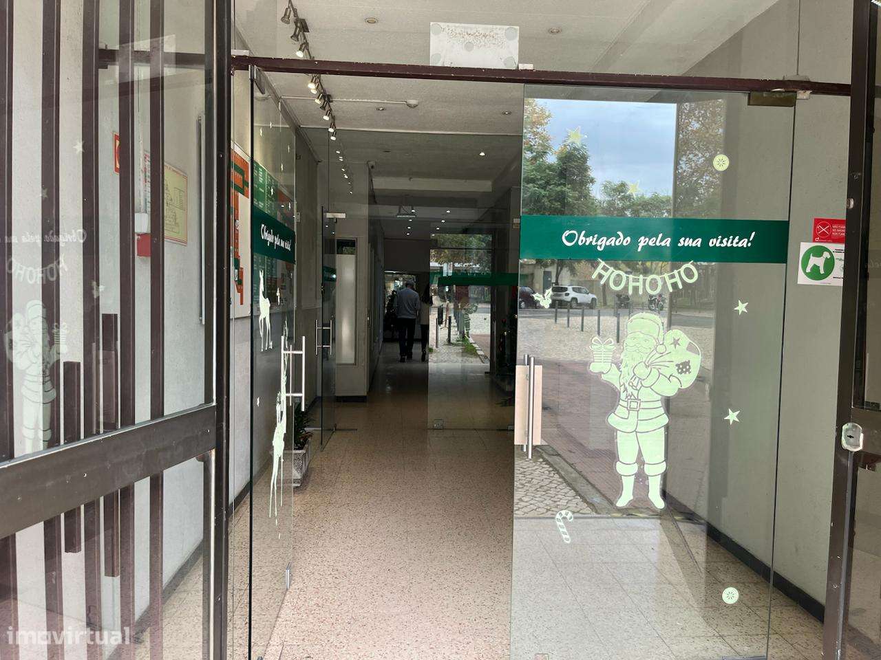 Oportunidade de Investimento — Loja à Venda no Lumiar por 50.000 €-20