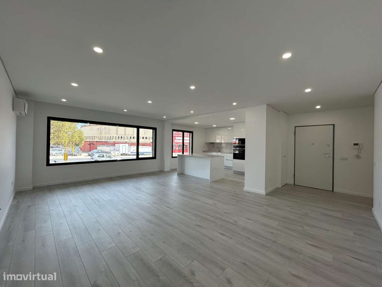 Apartamento T2 Novo com Varanda e Elevador-10