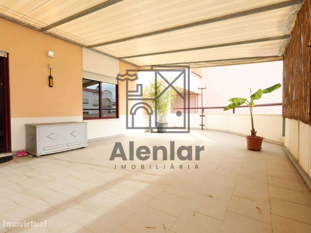 APARTAMENTO T2 em Vila Franca de Xira-16