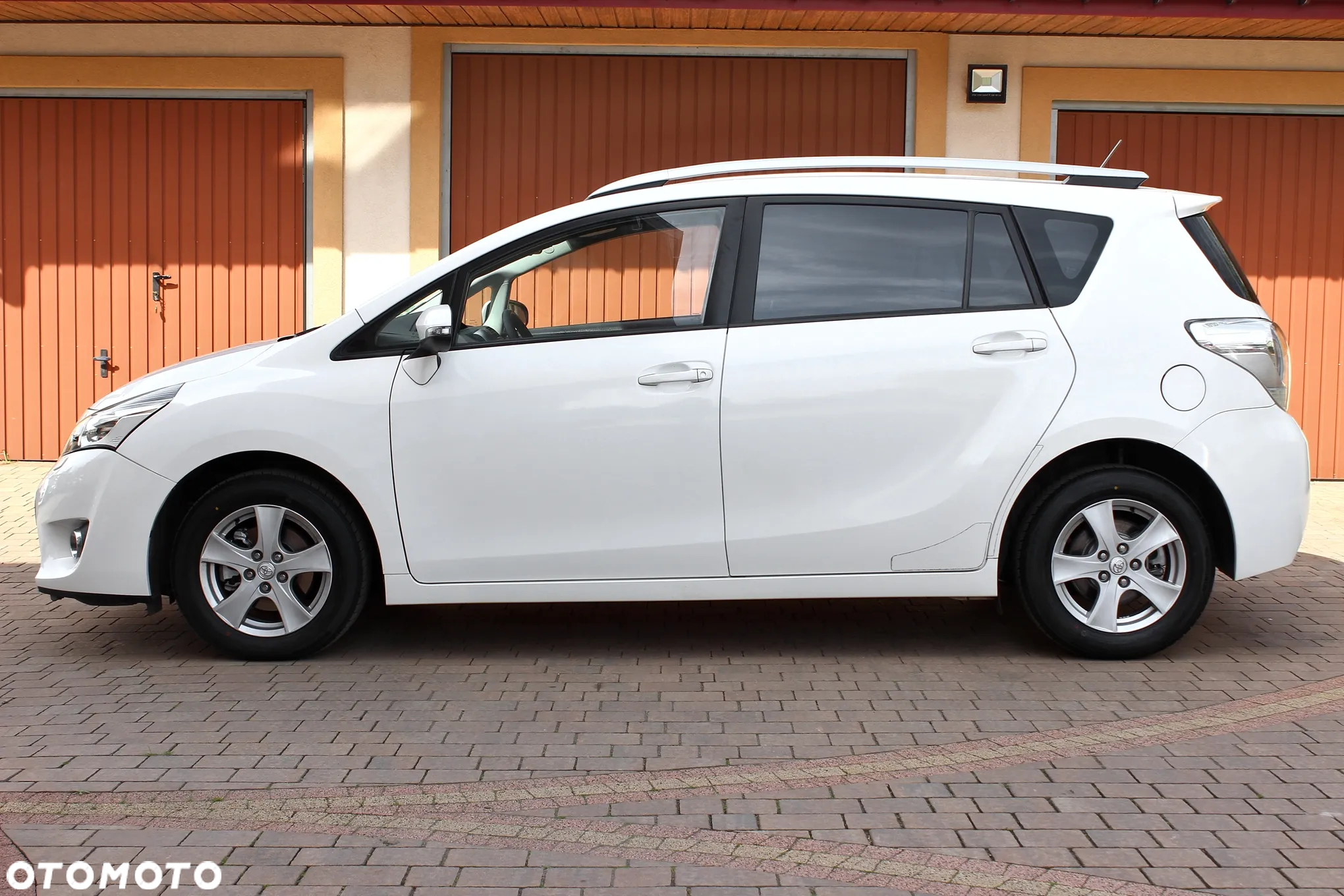 Toyota Verso 1.8 Prestige 7os - 9