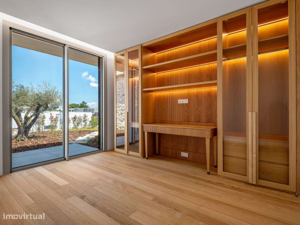 Moradia de excelência em fase final de construção junto à Lagoa de ...-21