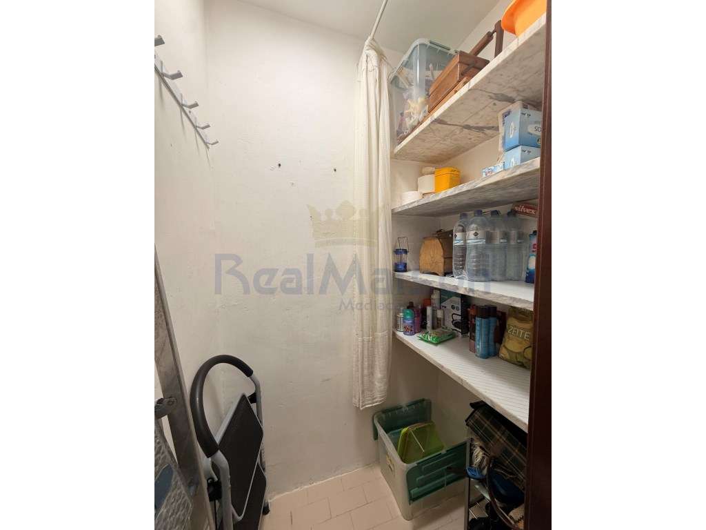 Vende-se Fantástico T3 no centro de Mem Martins-9
