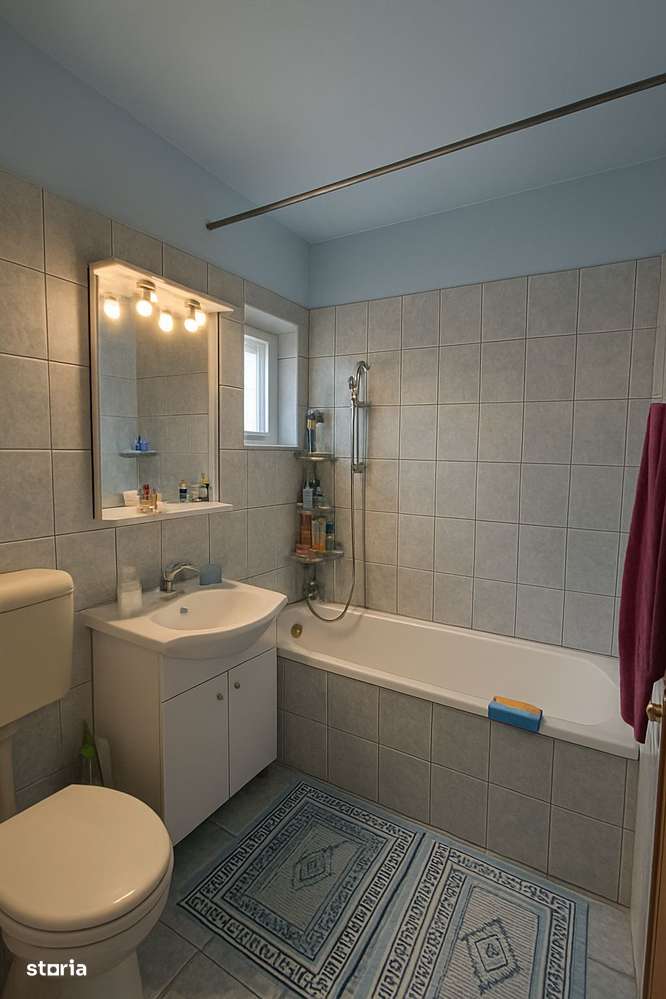 74 mp, 3 camere, 2 băi, 2 balcoane – 8 min până la metrou - comision 0-2