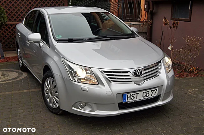 Toyota Avensis 1.8 Active - 28