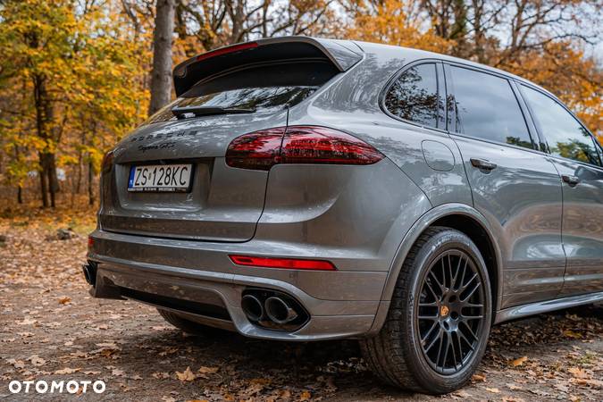 Porsche Cayenne GTS - 7