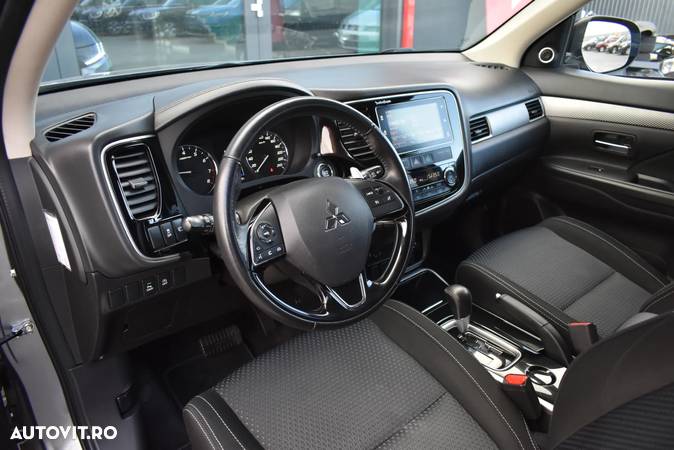 Mitsubishi Outlander 2.0 2WD CVT Diamant Edition+ - 12